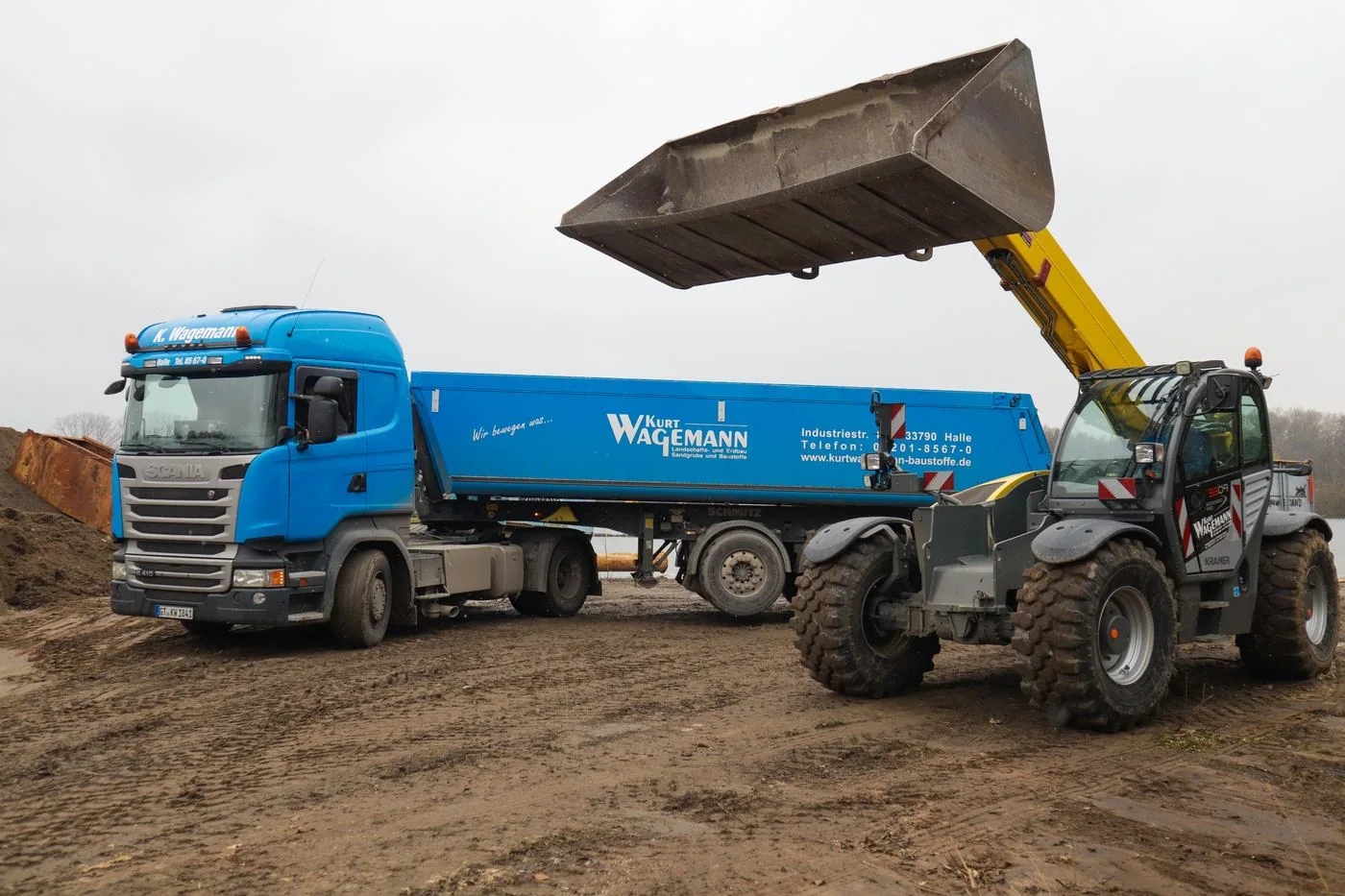 LKW von Kurt Wagemann wird beladen